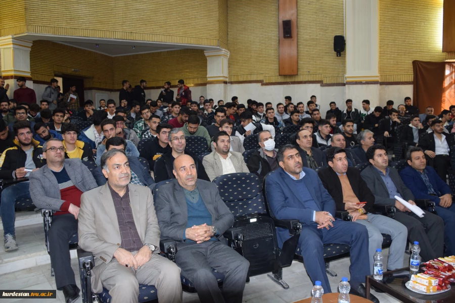 مراسم بزرگداشت روز دانشجو در دانشگاه فنی وحرفه ای کردستان برگزار گردید 9