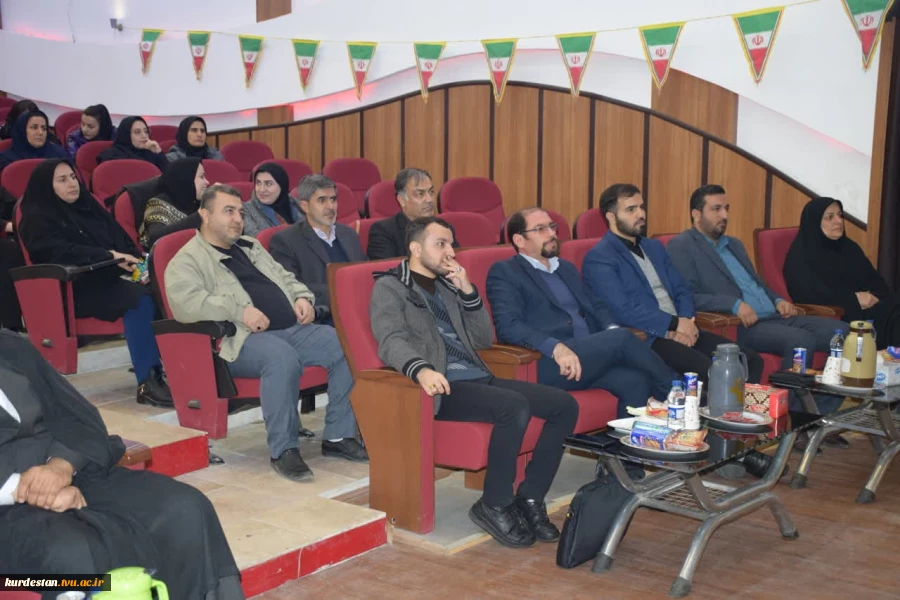 برگزاری مراسم گرامیداشت سالگرد پیروزی شکوهمند انقلاب اسلامی  در دانشگاه فنی و حرفه ای استان کردستان 4
