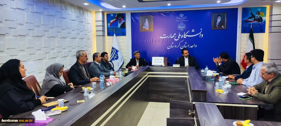 دیدار اعضای هیئت علمی با دکتر خبات نسائی سرپرست دانشگاه ملی مهارت واحد استان کردستان 6