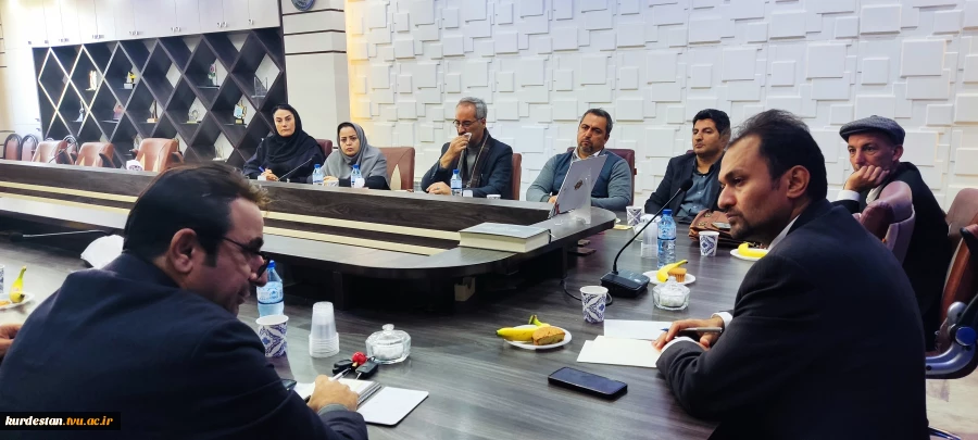 دیدار اعضای هیئت علمی با دکتر خبات نسائی سرپرست دانشگاه ملی مهارت واحد استان کردستان 8