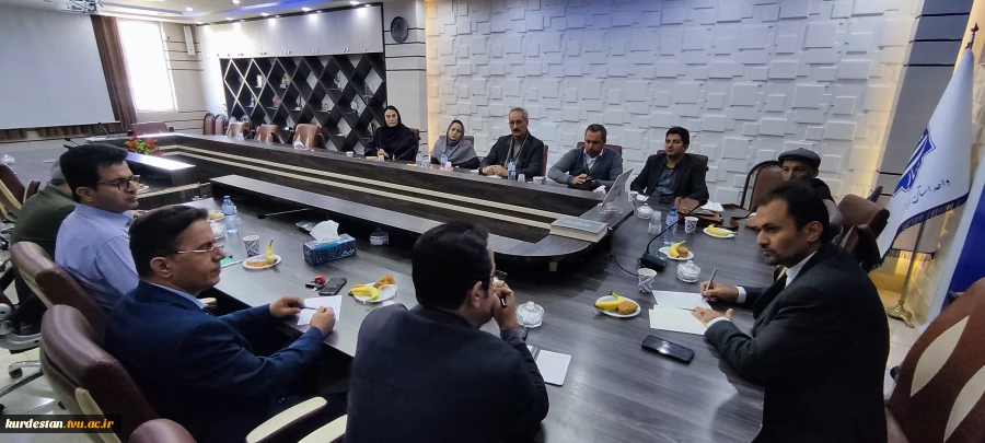 دیدار اعضای هیئت علمی با دکتر خبات نسائی سرپرست دانشگاه ملی مهارت واحد استان کردستان 9