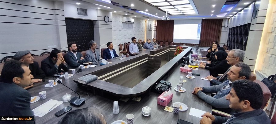 شورای پژوهشی دانشگاه ملی مهارت واحد استان کردستان با هدف انتخاب پژوهشگربرتراستان و بررسی برنامه های هفته پژوهش 1404برگزار شد. 12
