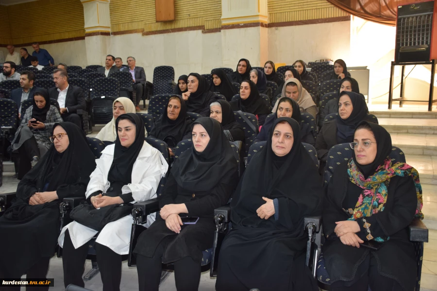 آیین معارفه رییس دانشگاه ملی مهارت واحداستان کردستان با حضور دکتر جعفری کرمانی پور معاون فرهنگی ودانشجویی دانشگاه ملی مهارت برگزار شد 4