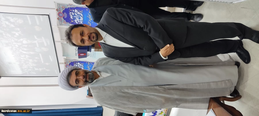 رئیس دانشگاه ملی مهارت کردستان به همراه مسئول حراست واحد استان و جمعی از کارکنان در آیین تکریم و معارفه مسئولین جدید نهاد نمایندگی مقام معظم رهبری در دانشگاه‌های استان شرکت کردند. 9