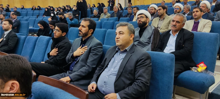 رئیس دانشگاه ملی مهارت کردستان به همراه مسئول حراست واحد استان و جمعی از کارکنان در آیین تکریم و معارفه مسئولین جدید نهاد نمایندگی مقام معظم رهبری در دانشگاه‌های استان شرکت کردند. 10
