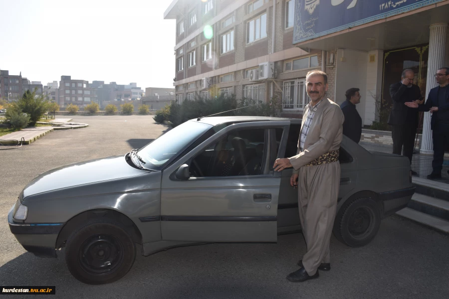 اولین سفر رئیس واحد استانی کردستان به سازمان مرکزی دانشگاه  و تخصیص خودروی اداری به آموزشکده ملی مهارت سقز  3