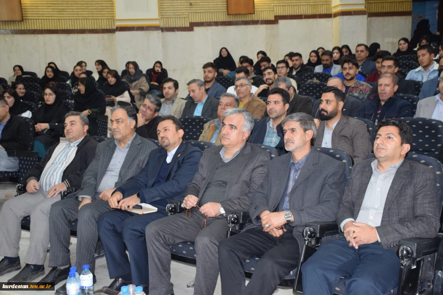 فرماندار سنندج در دانشگاه ملی مهارت کردستان به مناسبت روز دانشجو:
 2