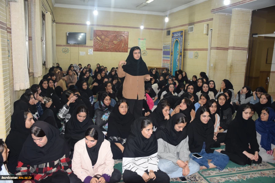 سرپرست دانشگا ملی مهارت کردستان از خوابگاه‌ دانشجویی دختران سنندج بازدید کرد. 10