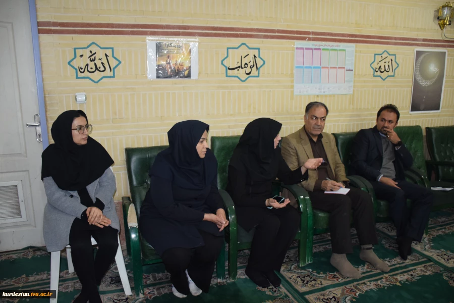 سرپرست دانشگا ملی مهارت کردستان از خوابگاه‌ دانشجویی دختران سنندج بازدید کرد. 11