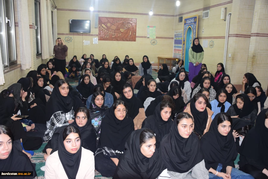 سرپرست دانشگا ملی مهارت کردستان از خوابگاه‌ دانشجویی دختران سنندج بازدید کرد. 13
