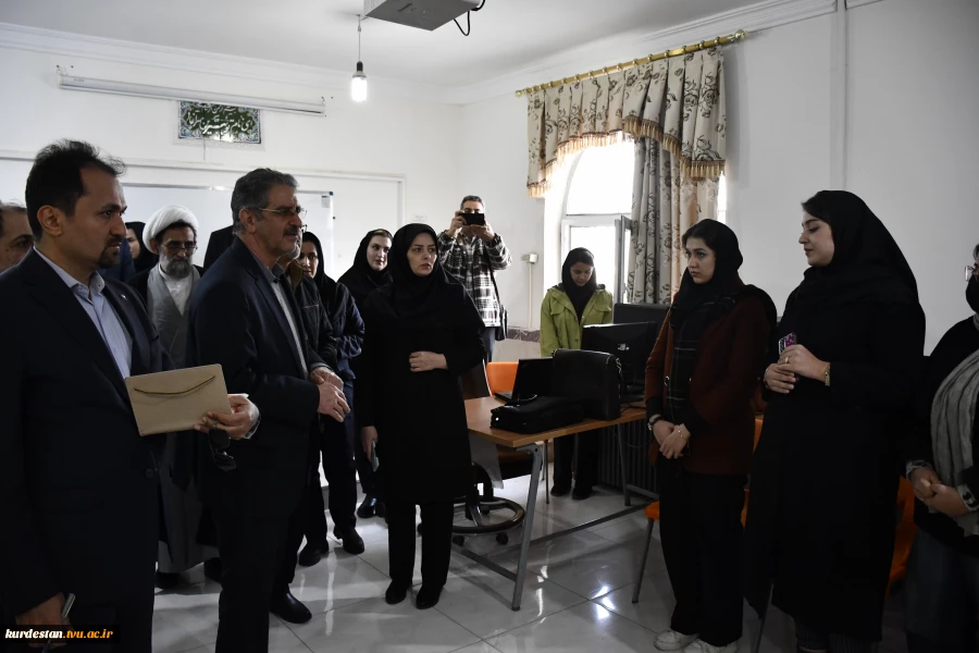 بازدید رئیس دانشگاه ملی مهارت از آموزشکده دختران سنندج 5