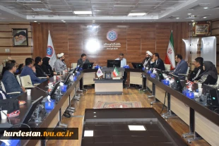 سرپرست دانشگاه ملی مهارت کردستان در نشست دفتر هم‌اندیشی اساتید و نخبگان دانشگاه کردستان: در گفتمان پساجنگ می توان بلوک ها و ساختارهای جدیدی باز تعریف کردو عملگرایانه "ایران" را مبنا قرار داد.  3