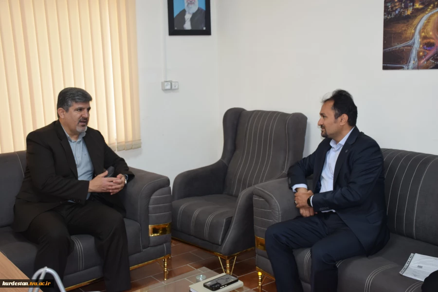 نشست مشترک سرپرست واحد استانی کردستان با معاون عمرانی استاندار با موضوع پیگیری اعتبارات سفرریاست جمهوری و ادامه اجرای دیوار حائل آموزشکده دختران ومجتمع نگین آبیدر  2
