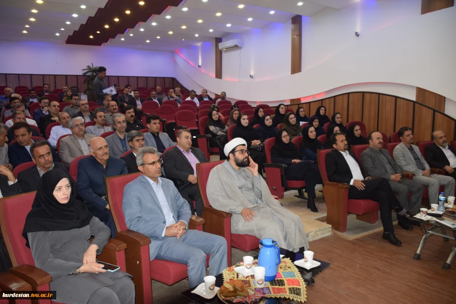 در مراسمی با حضور معاون پژوهش وفناوری دانشگاه از سرآمدان آموزشی دانشگاه ملی مهارت کردستان تجلیل به عمل آمد 3