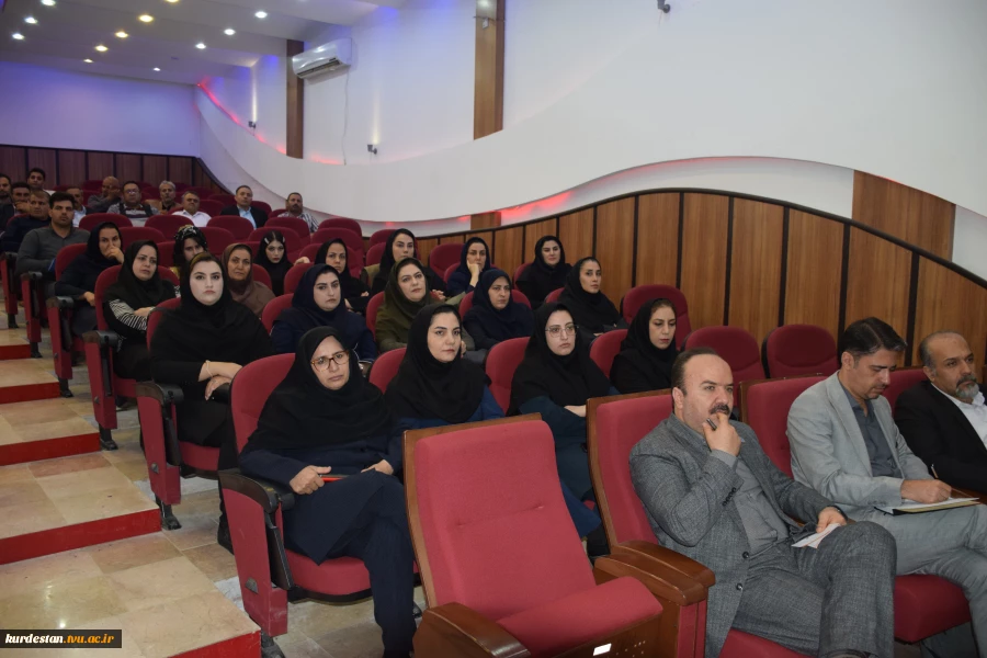در مراسمی با حضور معاون پژوهش وفناوری دانشگاه از سرآمدان آموزشی دانشگاه ملی مهارت کردستان تجلیل به عمل آمد 6