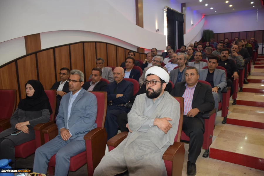 در مراسمی با حضور معاون پژوهش وفناوری دانشگاه از سرآمدان آموزشی دانشگاه ملی مهارت کردستان تجلیل به عمل آمد 7