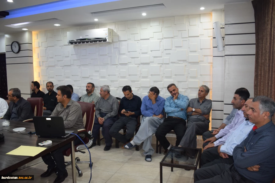 مراسم گرامیداشت شهید چمران و روز بسیج اساتید در دانشگاه ملی مهارت کردستان برگزار شد. 5