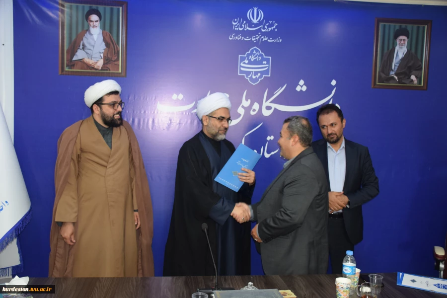 مراسم گرامیداشت شهید چمران و روز بسیج اساتید در دانشگاه ملی مهارت کردستان برگزار شد. 11
