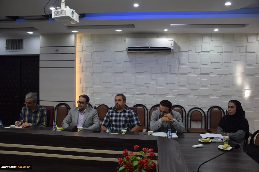 همفکری مسئولان و پیشکسوتان در شورای آموزشی دانشگاه  ملی مهارت کردستان برای تحقق اهداف آموزشی 4