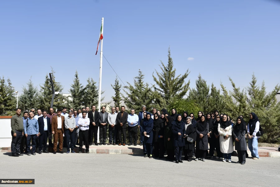اهتزاز پرچم مقدس ایران در دانشگاه ملی مهارت کردستان؛  5