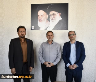 در دیدار رئیس دانشگاه با مدیرکل بنیاد شهید استان: 4